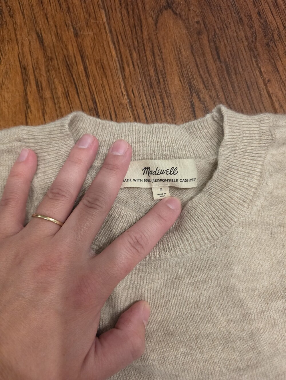 Madewell Classic Cashmere Crewneck - Picture 2 of 4